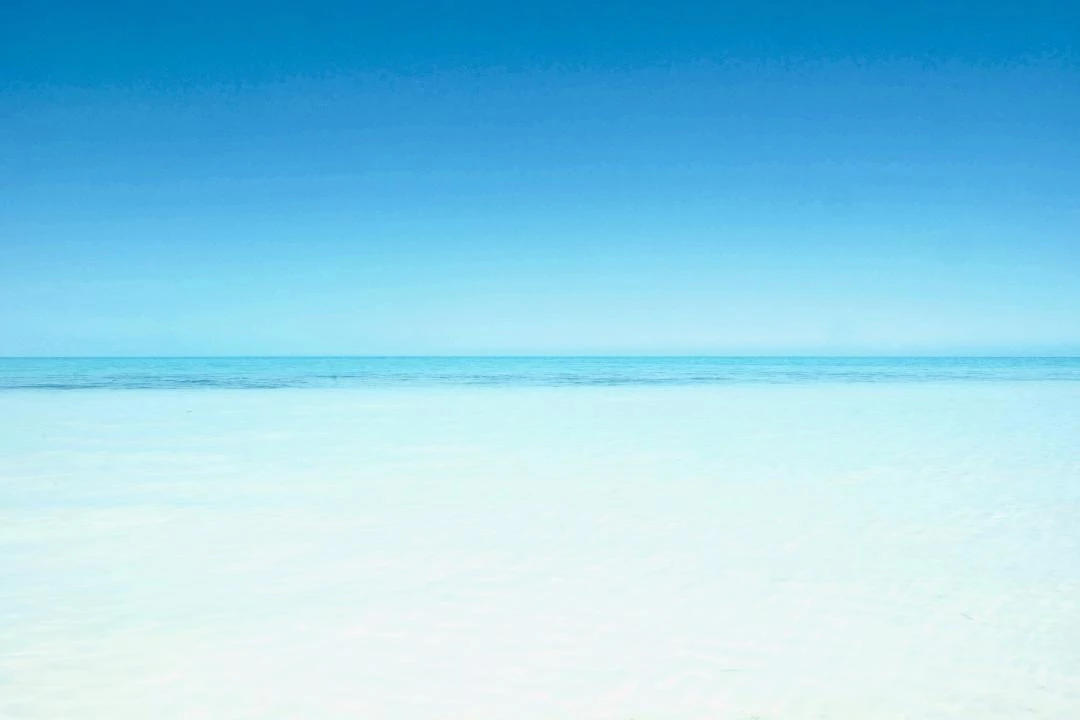 The horizon of the ocean